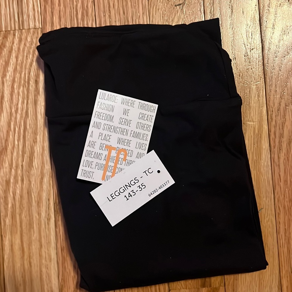 New NWT LuLaRoe Solid Black Leggings Size TC